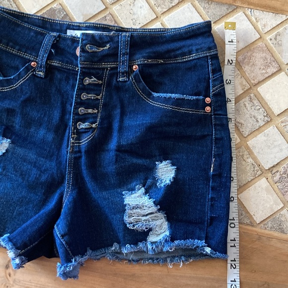 YMI High Rise, Butt lifting Jean shorts. Sz 3 - Picture 5 of 6